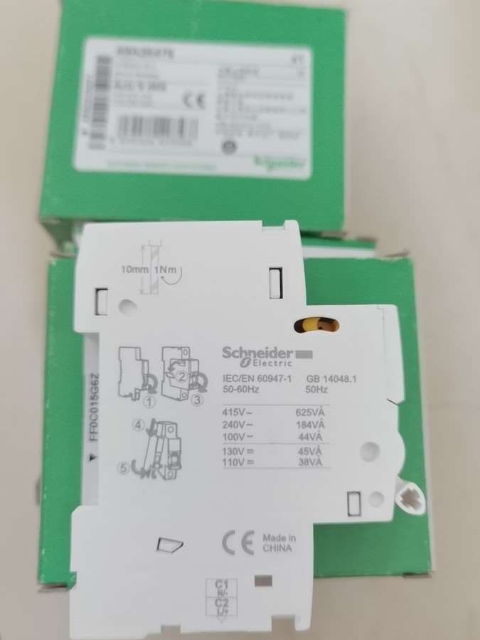 A9A26476IMX施耐德分励脱扣器1个