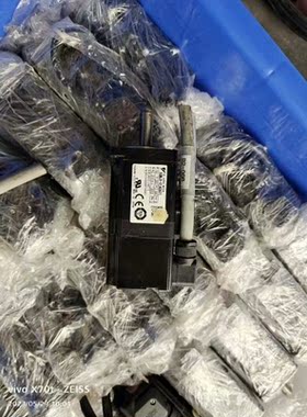 安川YASKAWA五系100wSGMJV-01ADA2 议价