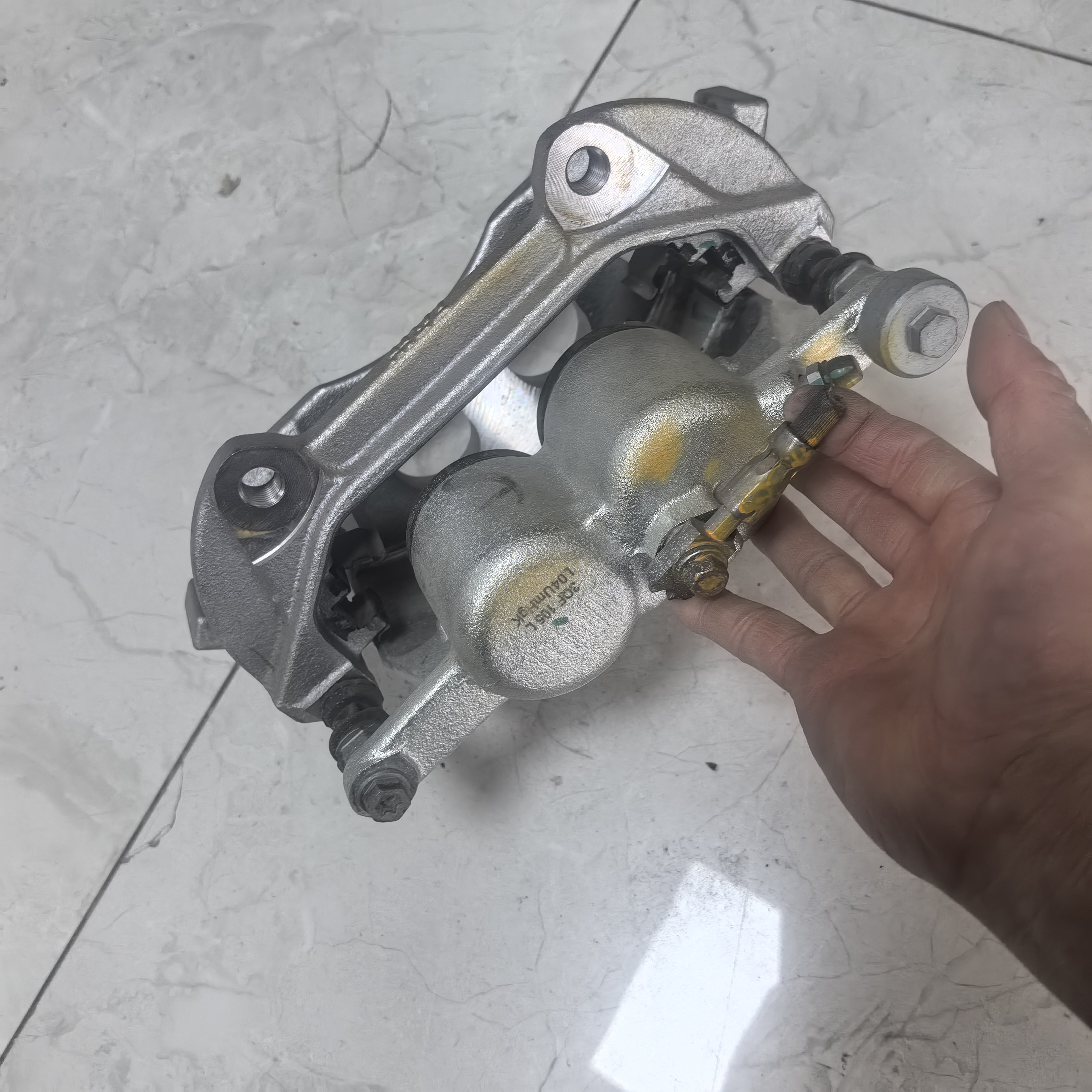 途昂刹车分泵  前双活塞刹车卡钳 原厂拆车