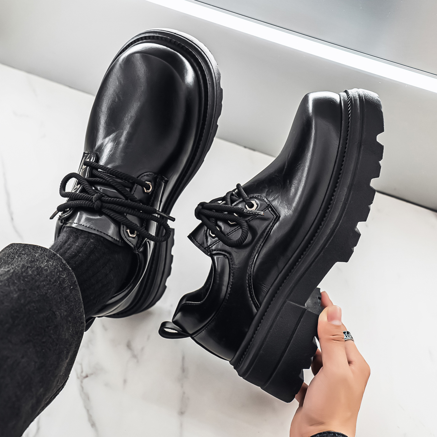 皮鞋男秋季商务正装英伦风马丁靴冬季休闲百搭运动黑色大头比德鞋