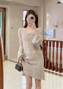 V领系带设计提花网眼布针织连衣裙5802064 喇叭袖 711 新款 ZA女装