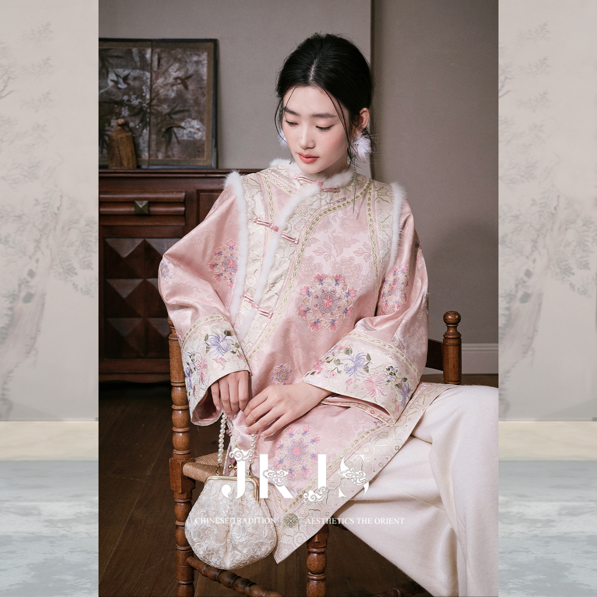 JKJS绣花拼接金丝提花夹棉马甲