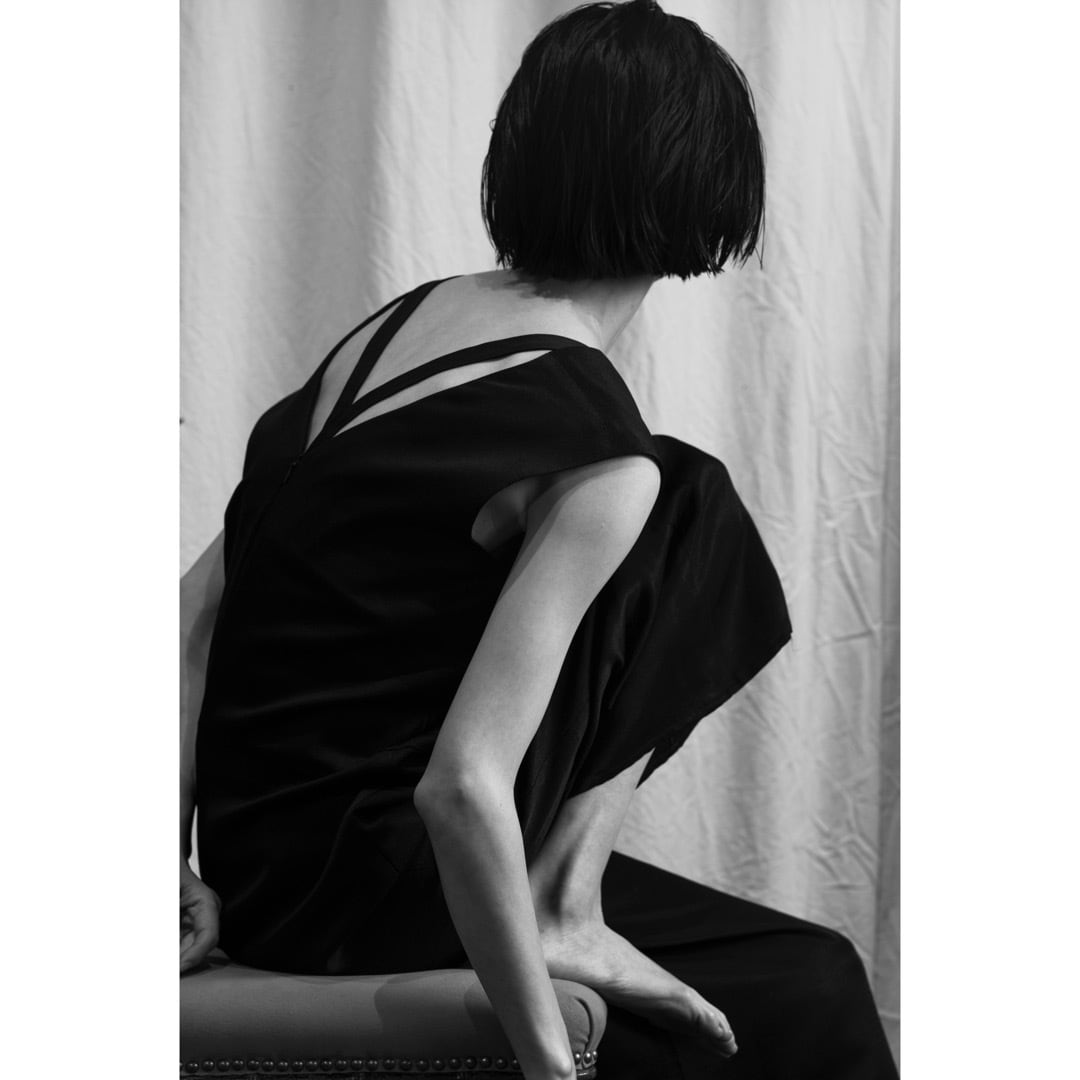 包税包邮日本unefig法式简约上质蚕丝Y肩带无钢圈薄款bra内衣叠穿