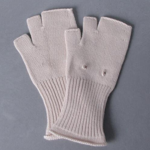 包税包邮日本代购 yuri park 秋冬经典上质羊绒纯色半掌手套