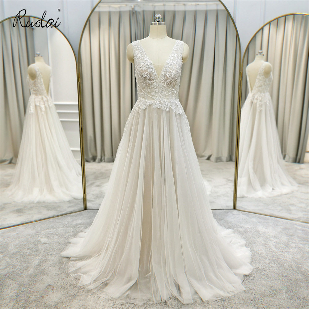 ruolai qw01077 simple sleeveless open back a-line lace sweep