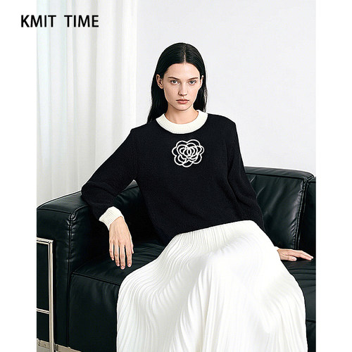 KNITTIME山茶花刺绣圆领针织衫
