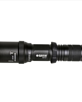 世达高性能调焦强光充电式手电 90747 90748