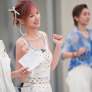 原版乘风2026黄灿灿浪姐同款吊带背心夏季圆领印花上衣女衣服潮