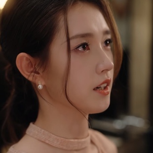 欧洲短剧在八月盛夏郭宇欣姜南衫同款珍珠耳钉女轻奢高级气质耳饰