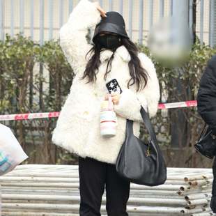 欧洲2026春晚彩排管乐同款羊羔毛外套冬季翻领铺棉外套上衣女衣服