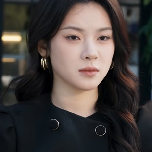 欧洲短剧攀高枝刘夕语温时宜同款耳环女轻奢高级感设计气质耳饰潮