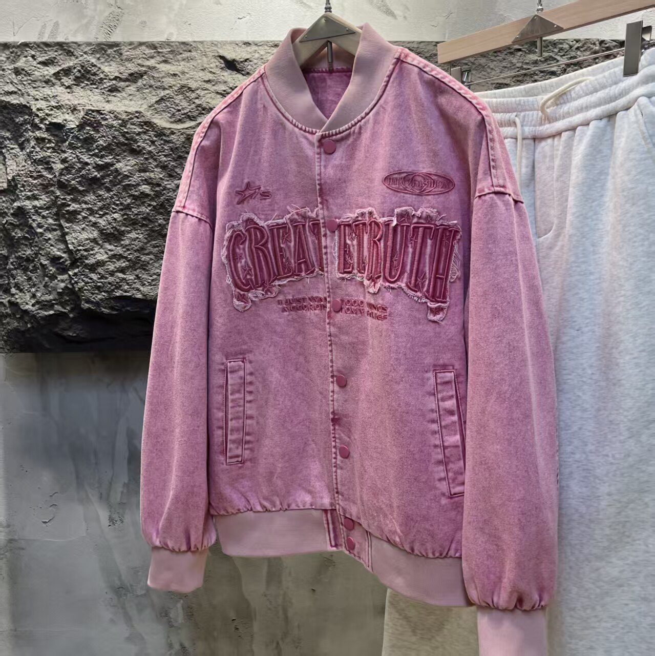 棒球服男2026秋季新款宽松休闲贴布刺绣立领潮牌情侣夹克学生上衣
