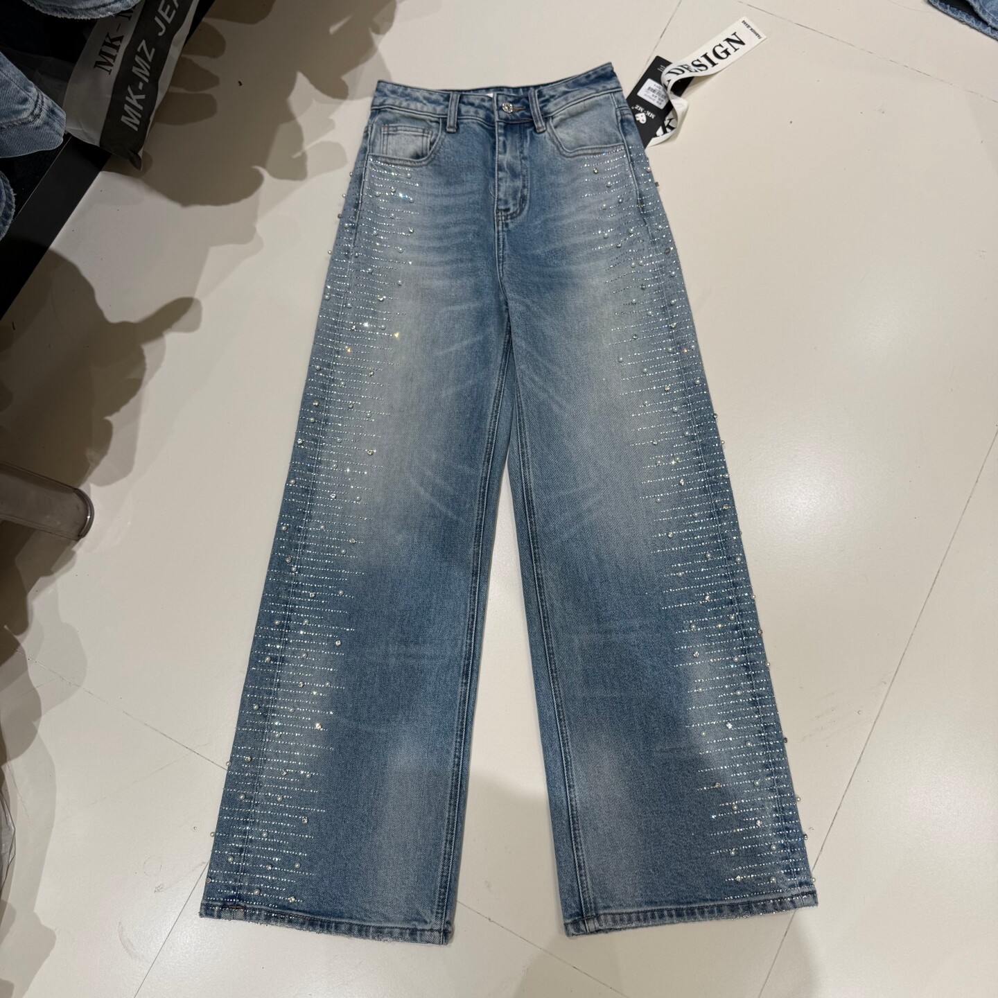 欧洲站2026春季新款重工烫钻钉珠高腰阔腿牛仔裤女宽松显瘦直筒裤