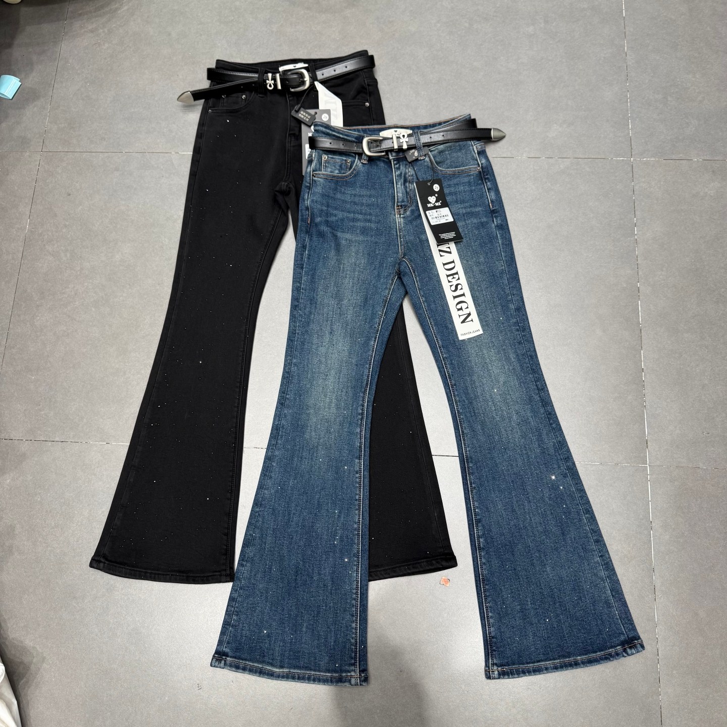 欧洲站2025冬季新款满天星烫钻高腰弹力修身显瘦加绒喇叭牛仔裤女