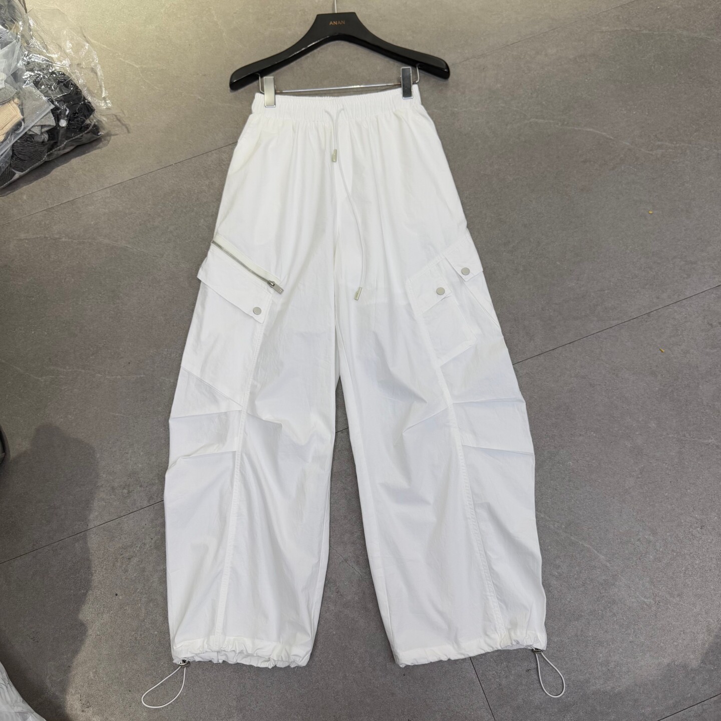 欧洲站2026春夏新款松紧腰抽褶大口袋工装休闲裤女宽松显瘦阔腿裤