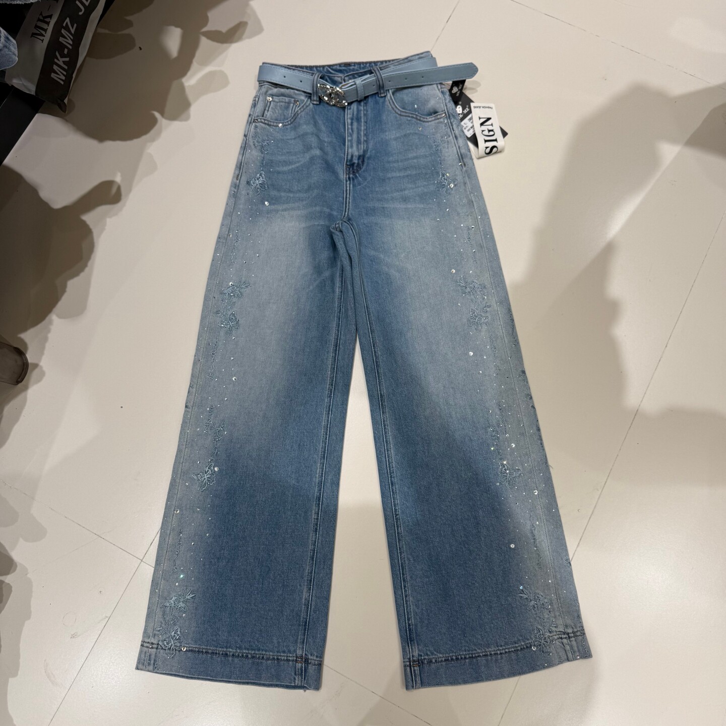 欧洲站2026春季新款蝴蝶刺绣烫钻高腰阔腿牛仔裤女百搭洋气直筒裤