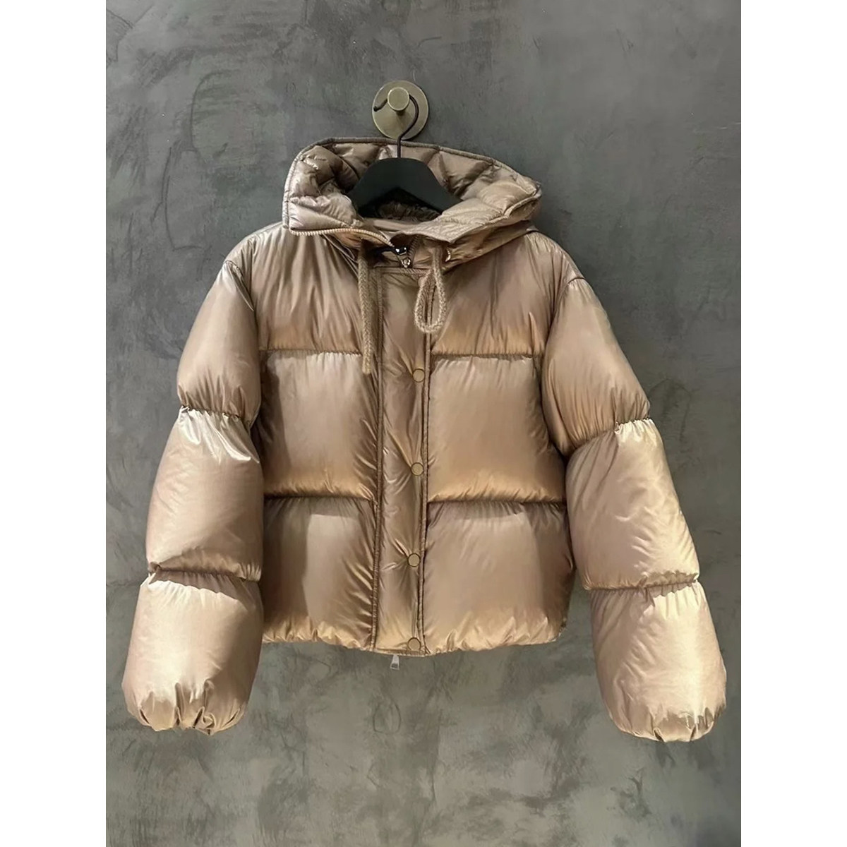柜级定制！2025冬季新款M家羽绒服女加厚短款90白鹅绒落肩斗篷潮
