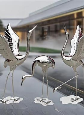 户外网红不锈钢仙鹤兔子雕塑园林景观城市广场水池酒店售楼部摆件