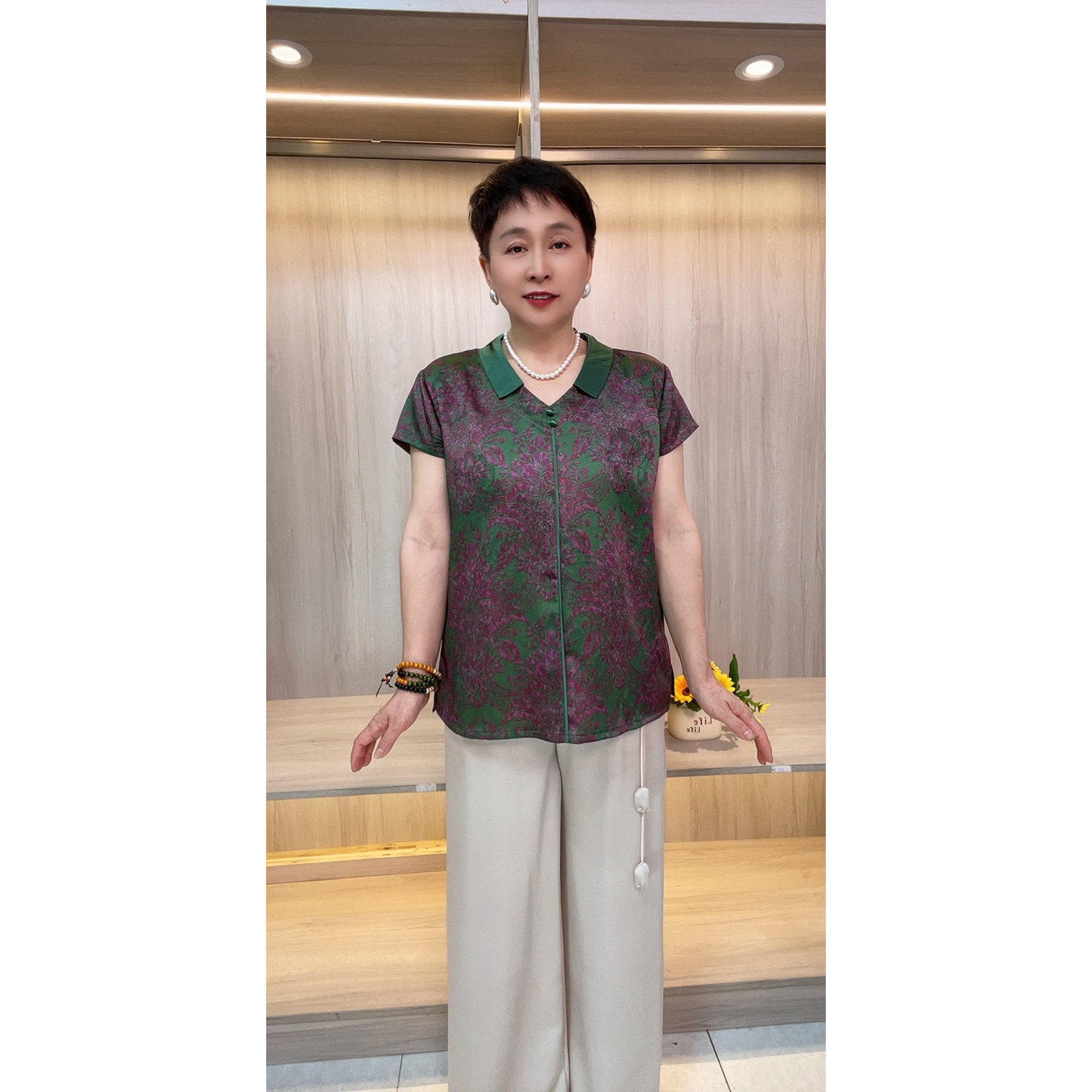 新款中老年女装T恤娃娃领碎花衬衫宽松大码妈妈装夏季女衫5919-1