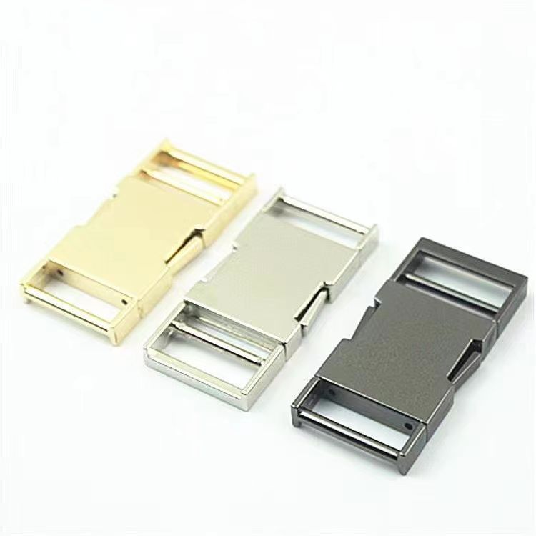 纽扣背带大衣服装配件行李箱包