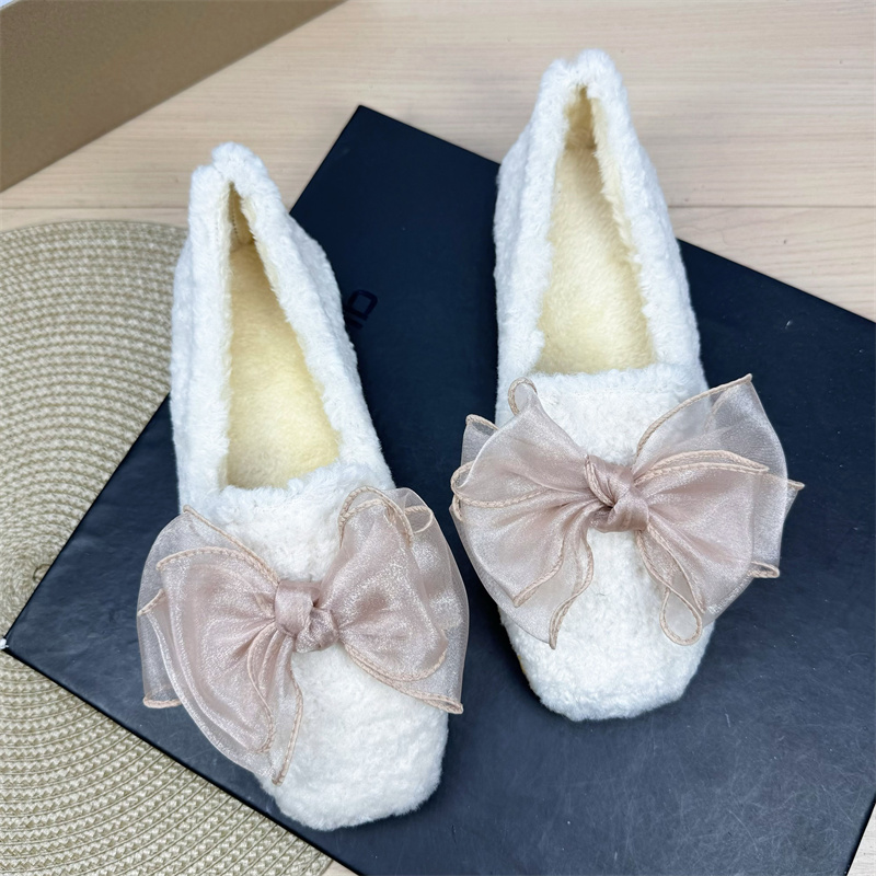 方头蝴蝶结加绒毛毛平底鞋