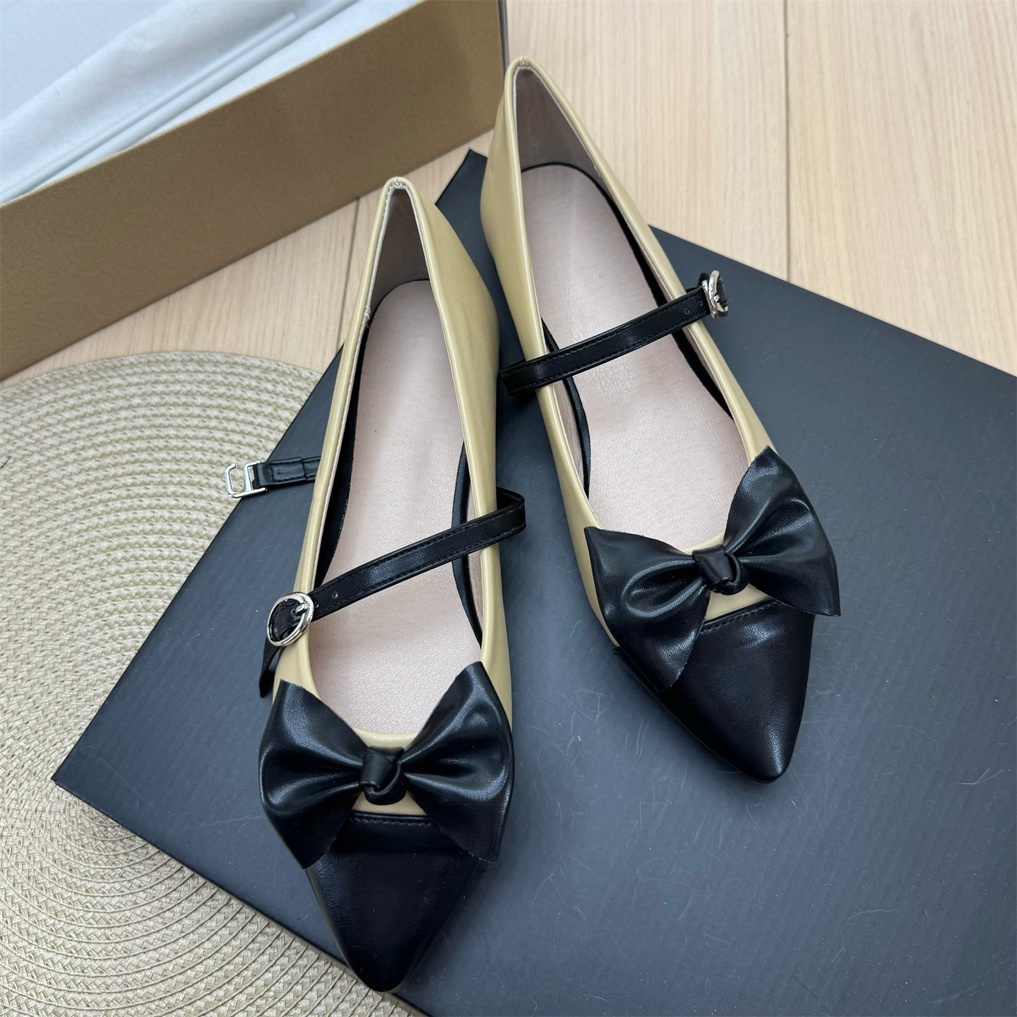 法式蝴蝶结玛丽珍鞋女2026春季新款尖头拼色浅口一字扣带平底单鞋,女鞋,玛丽珍鞋,淘宝优惠券,粉丝福利购,淘宝优惠卷