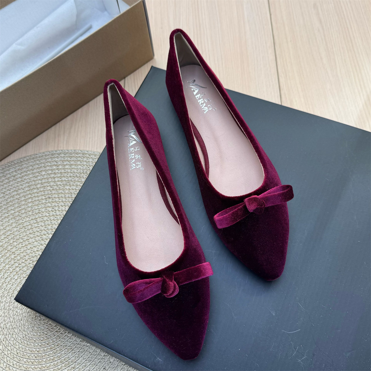 2026春新款法式尖头浅口单鞋女酒红色蝴蝶结平底芭蕾鞋百搭仙女风,女鞋,时尚芭蕾鞋,淘宝优惠券,粉丝福利购,淘宝优惠卷