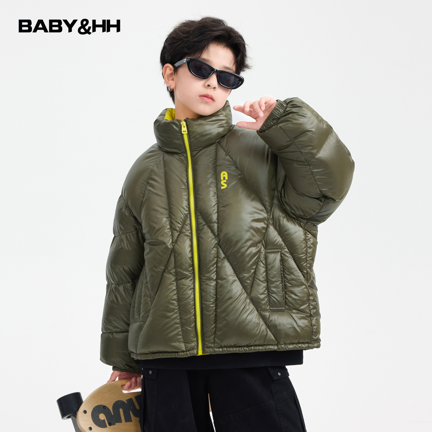 90白鸭绒撞色短款防水面包羽绒服