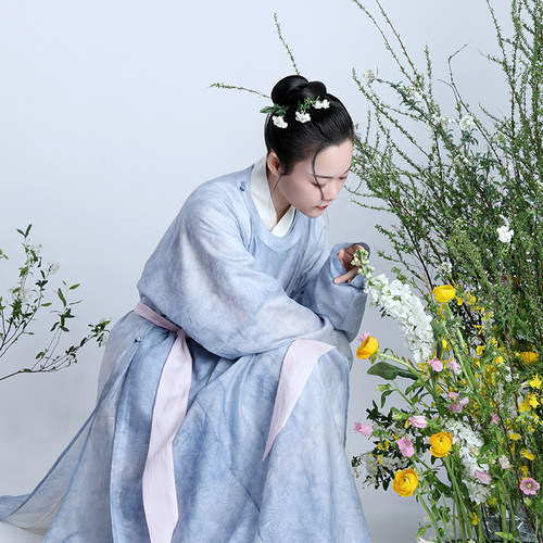 子后渌水边宋制窄袖圆领袍春夏