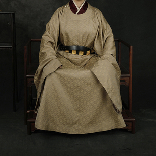 大放量圆领䙆袍 浅黄色暗纹宋锦原创宋制男女同款 子后•含章