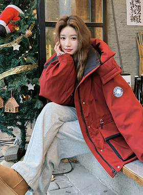 大码女装胖mm红色加厚连帽工装棉服女宽松保暖外套高级感冬季棉袄
