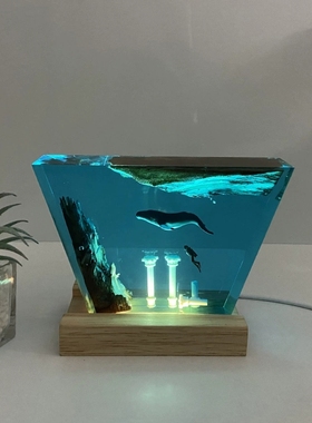海底世界深海溶洞罗马柱座头鲸鱼潜水员海洋氛围灯小夜灯礼物摆件