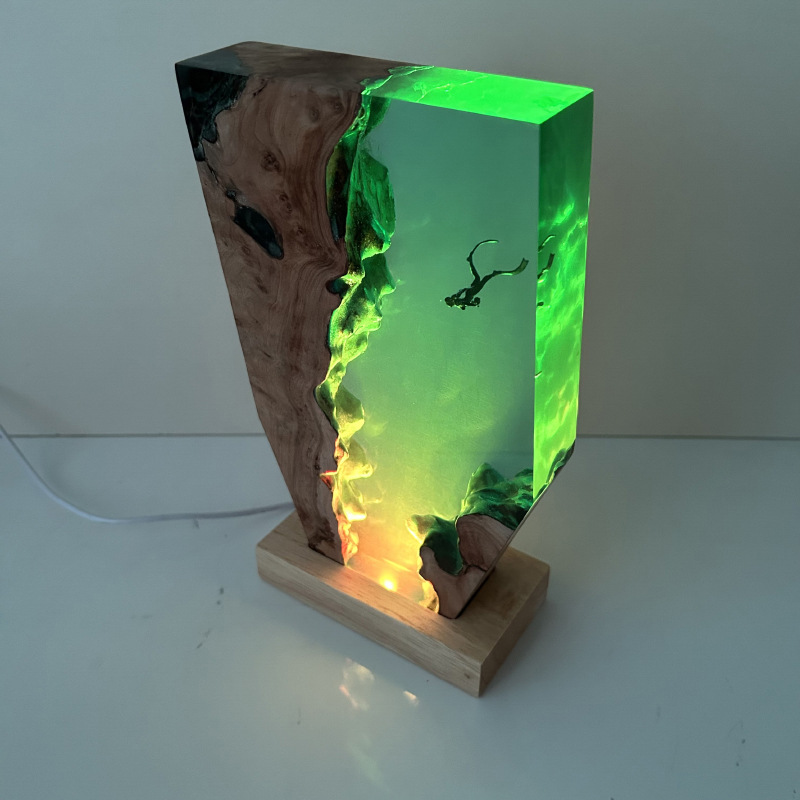 海底世界景观溶洞孤单的女潜水员深海探险小夜灯床头灯氛围灯摆件