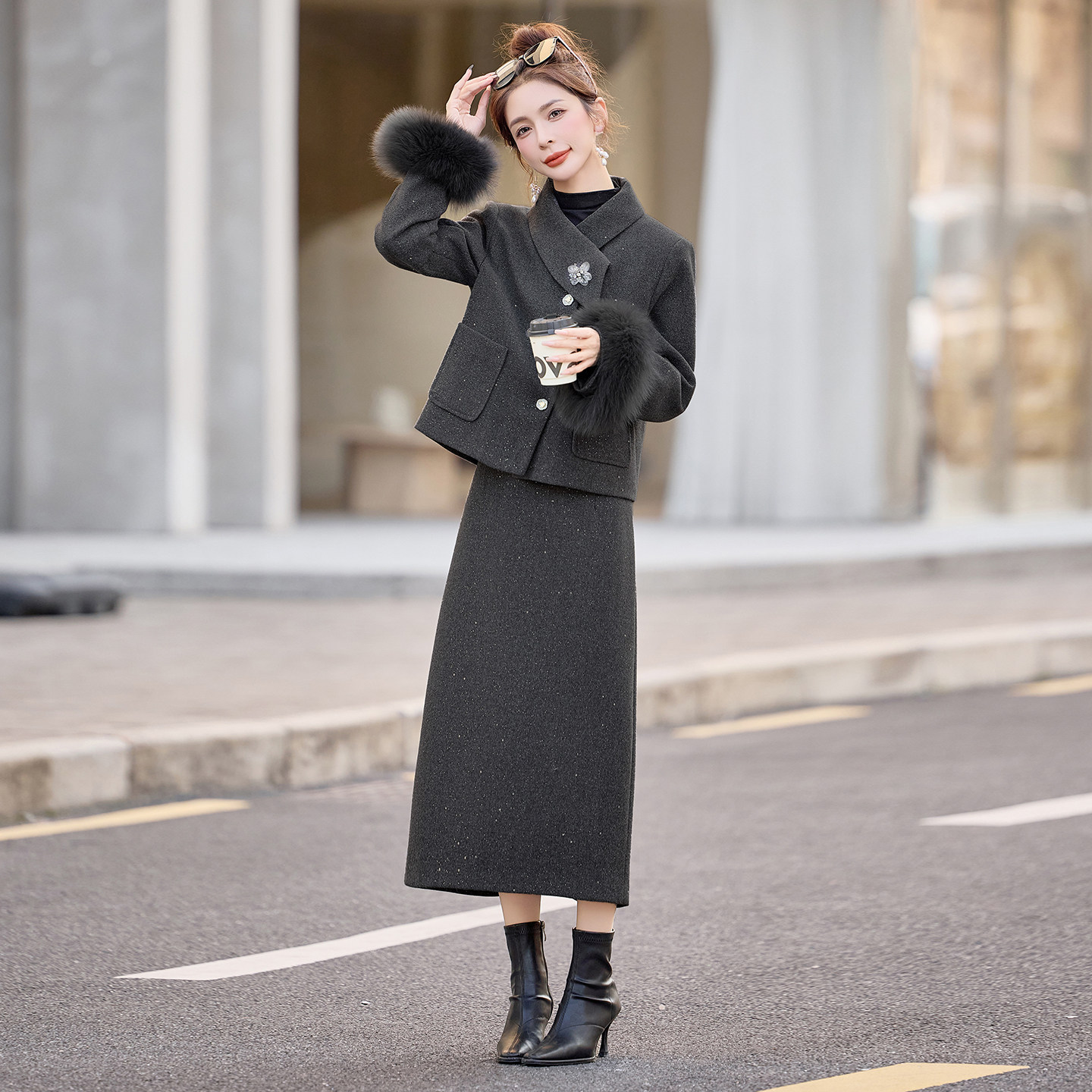 高级灰小香风羽绒套装女2025冬季新款轻奢名媛高级感半身裙两件套,女装/女士精品,时尚套装,淘宝优惠券,粉丝福利购,淘宝优惠卷