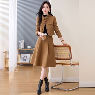 轻熟风连衣裙搭配整套女小个子2026秋冬季新款休闲时髦毛呢两件套