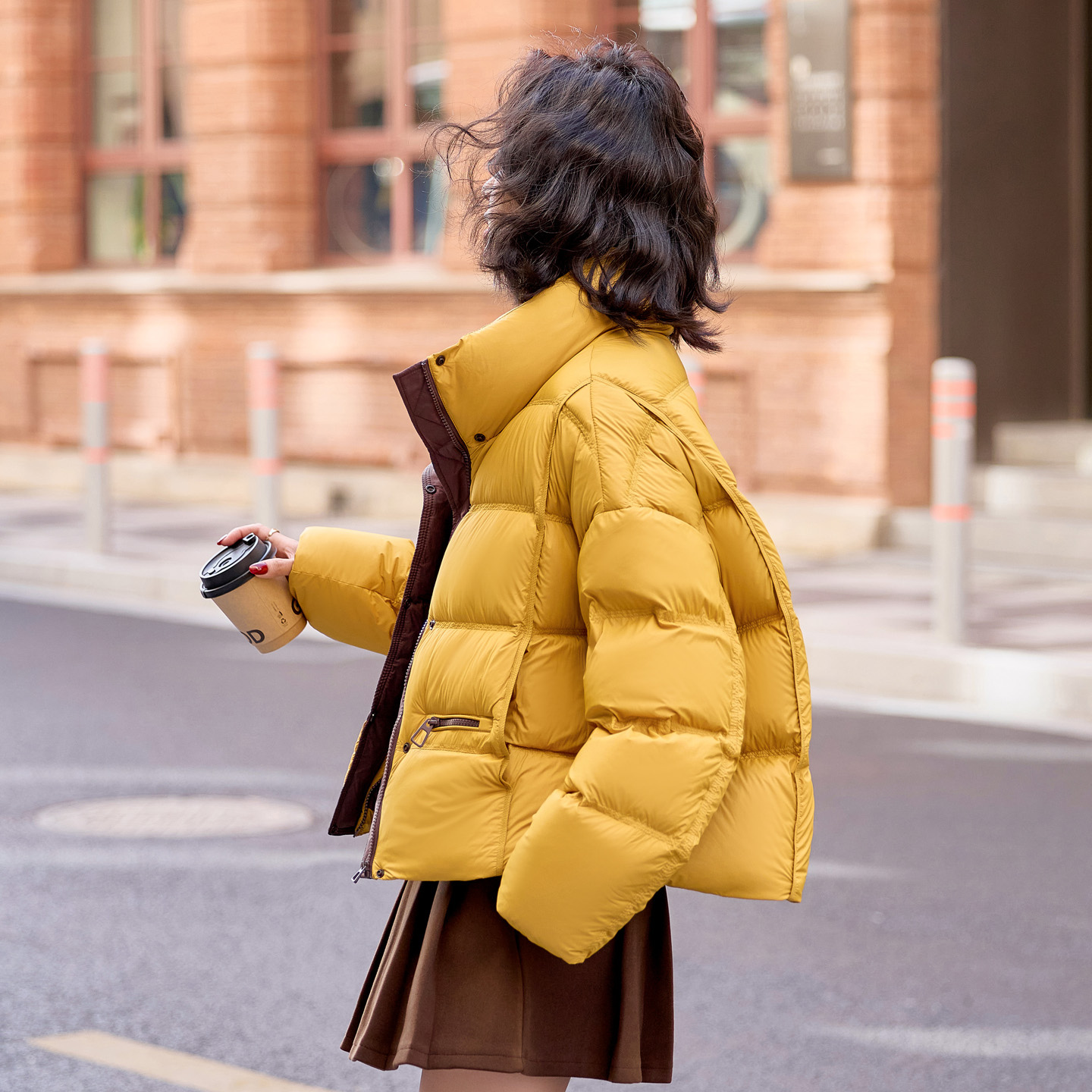 今年流行羽绒服女短款2025冬季新款小个子爆款加厚保暖白鸭绒外套