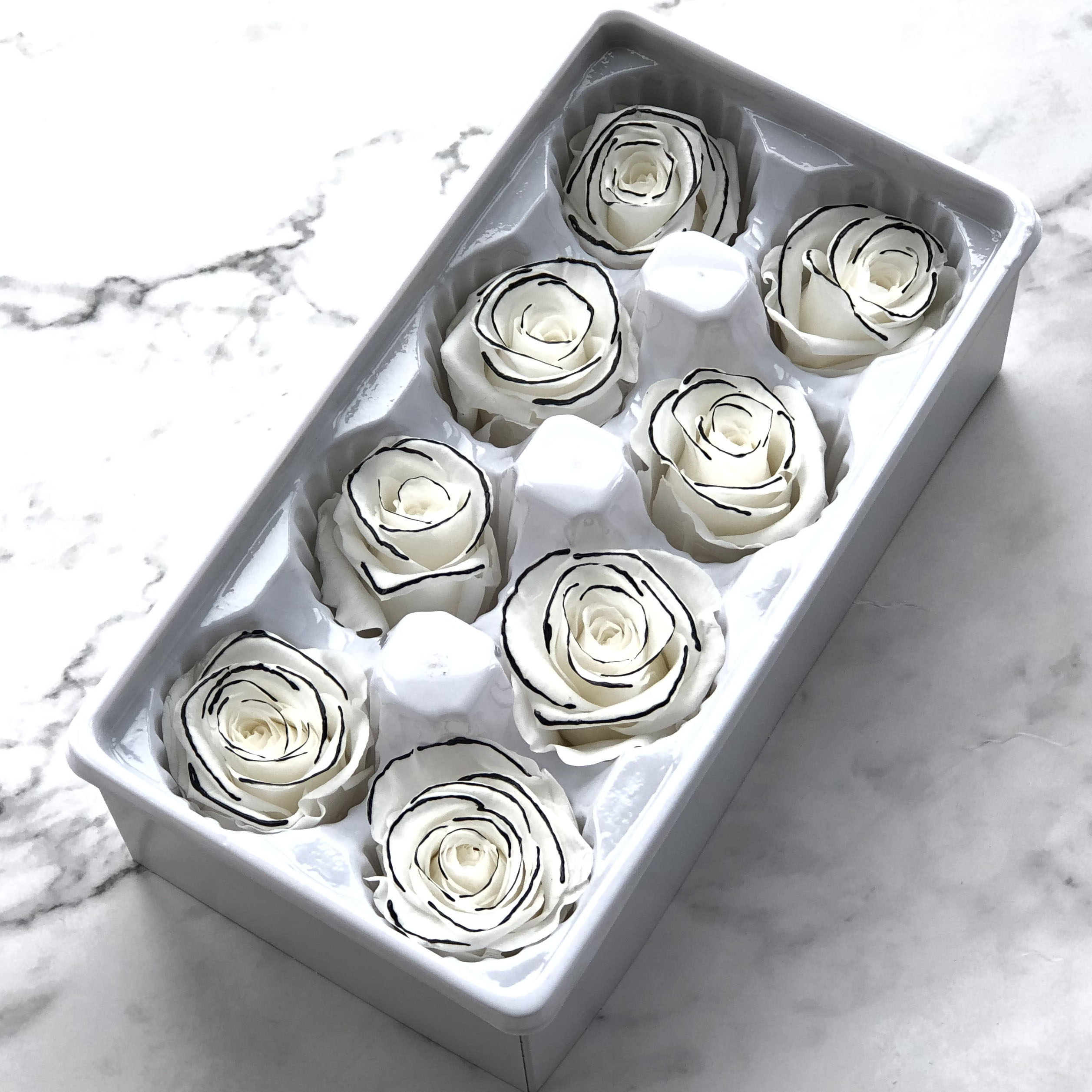 永生花diy小香风白色黑边眼线玫瑰干花小红书手工自制花束香颂