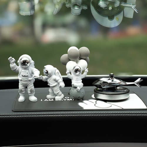 斯蒂娅车载装饰车载摆件手工