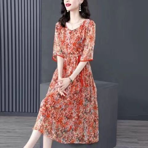 短袖碎花连衣裙女夏季新款圆领收腰显瘦系带裙子中长款印花裙