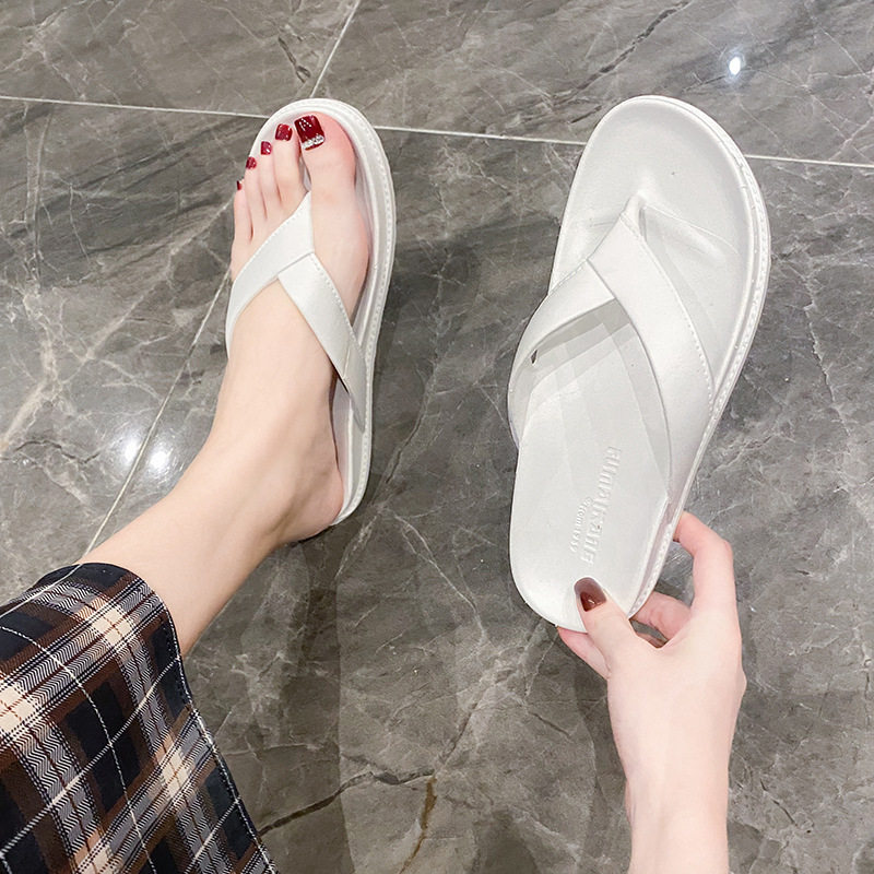 男士外穿沙滩人字拖鞋夏季家用韩版夹脚软底纯色休闲平底情侣潮流