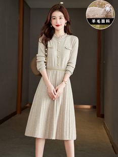 毛衣裙女秋冬季2025新款高级感爆款中长款配大衣针织连衣裙打底裙