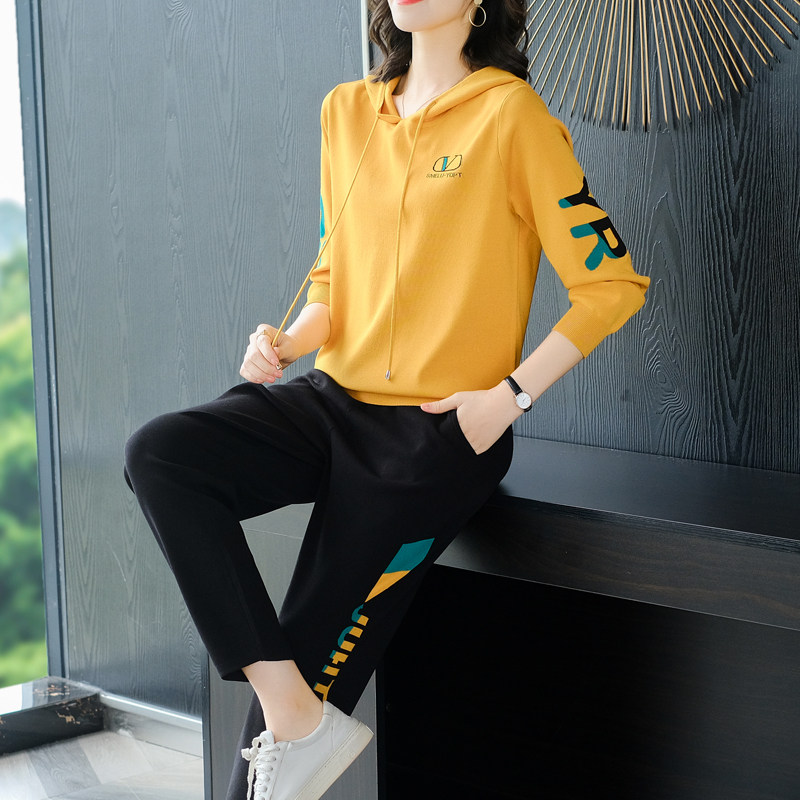 秋冬季2023新款运动服套装女休闲时尚宽松中老年妈妈装两件套卫衣