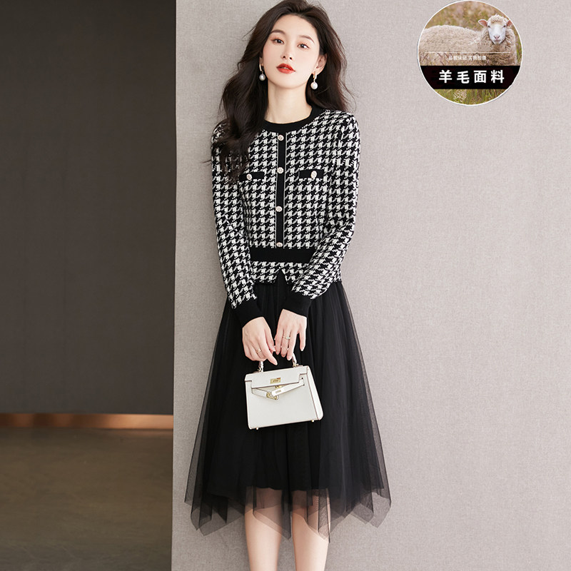 秋季长袖连衣裙女新款2023年女装网纱拼接假两件针织羊毛衣裙子