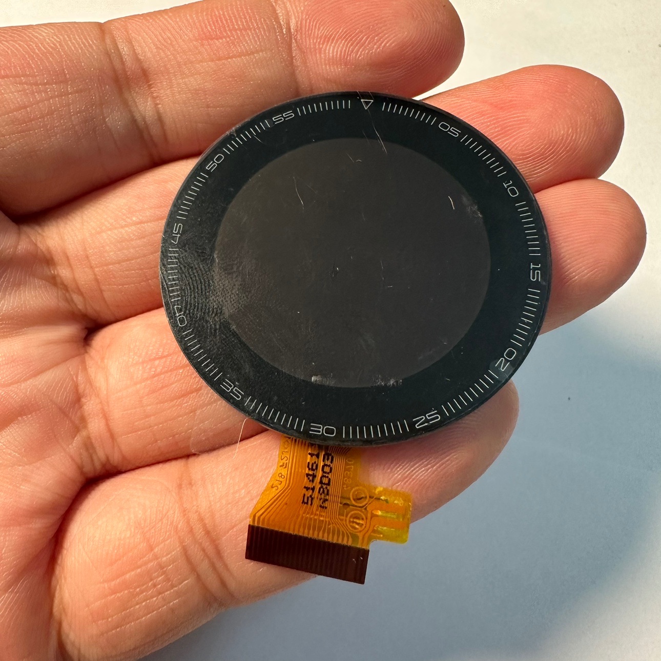 圆彩色memory lcd 某低功耗手表屏 有规格书 大佬已经点亮 带背光