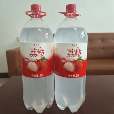 健力宝荔枝风味碳酸饮料汽水两升罐清爽果味气泡汽水罐装饮品