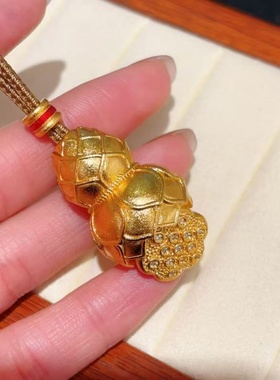 仿金沙金黄金色篆刻葫芦吊坠项链女轻奢合金镀金锁骨链莲蓬葫芦