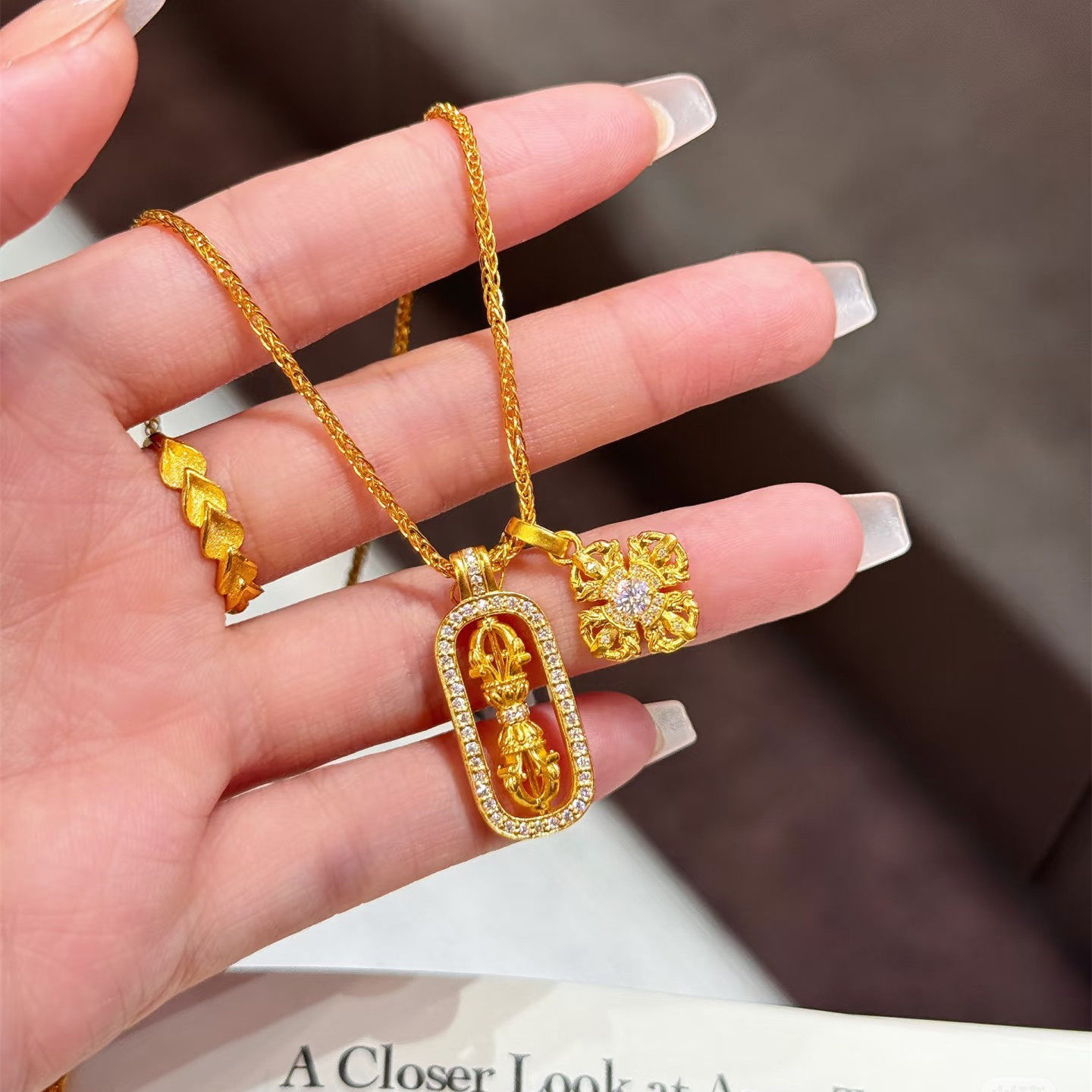 金店同款沙金仿真金金刚杵吊坠女款轻奢高级感项链送女友礼物锁骨