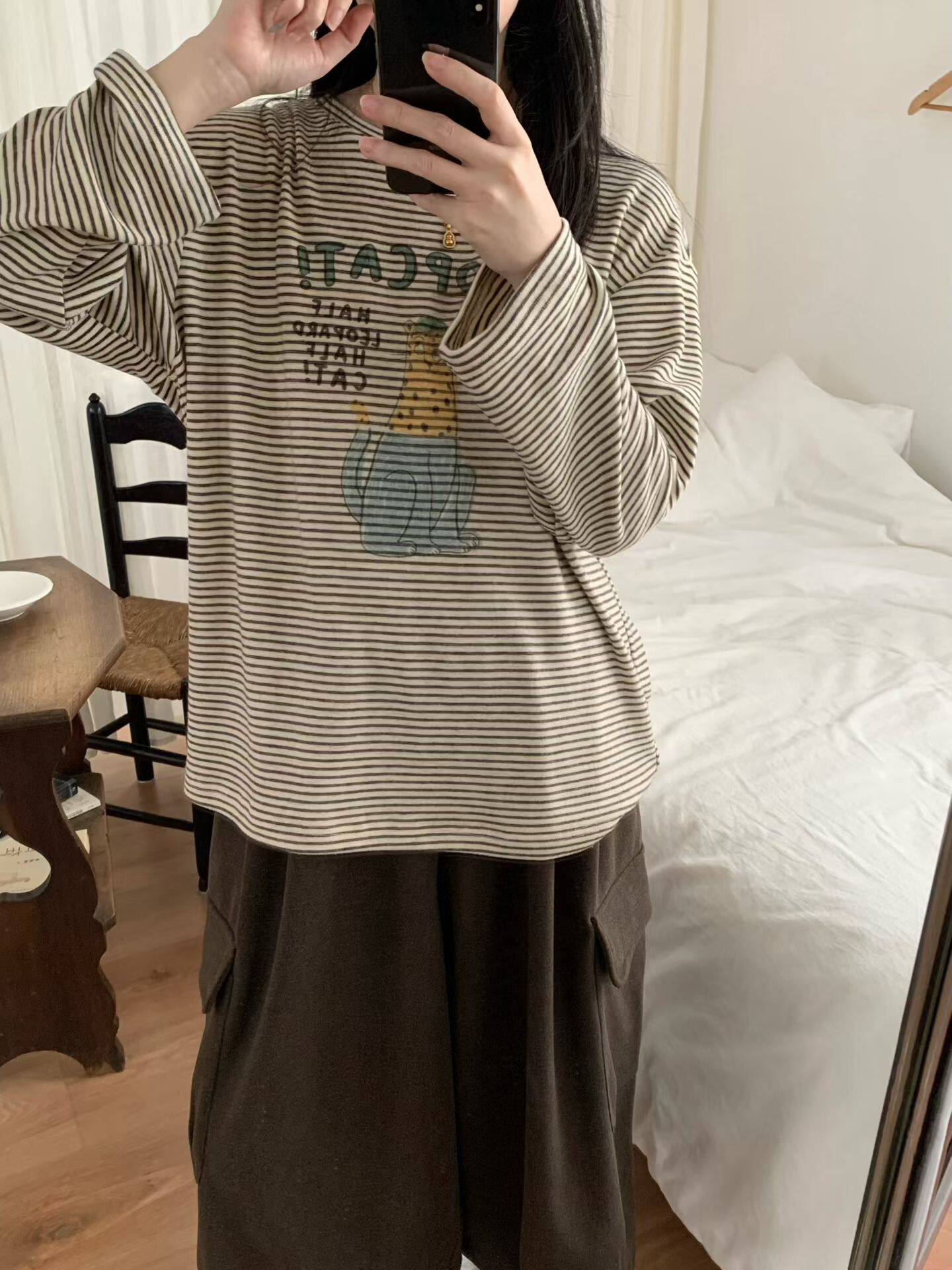 韩版卡通印花磨毛条纹长袖T恤女2026秋季新款宽松显瘦打底衫上衣