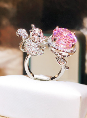 2025新款小红书同款设计款彩宝女戒仿真圣玛利亚方糖宝石松鼠戒指