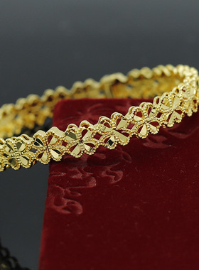 2025新款中东女士黄金色沙金可开口三叶花手镯子迪拜女式百搭手环